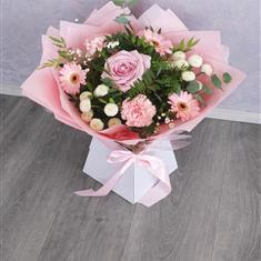 Blush pink Rose - Elegant handtied flowers