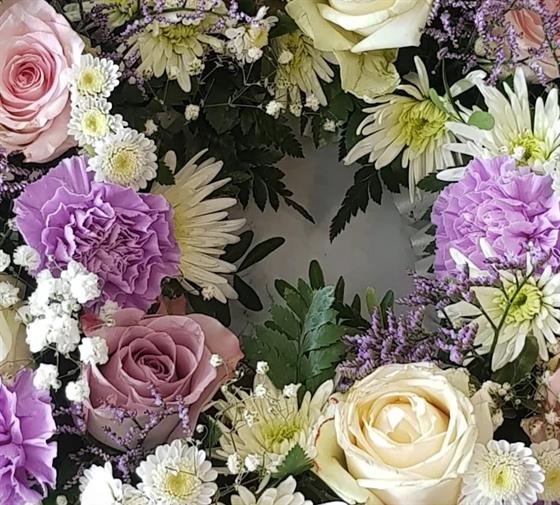 Mixed Floral Wreath Rose Lilac & Cream