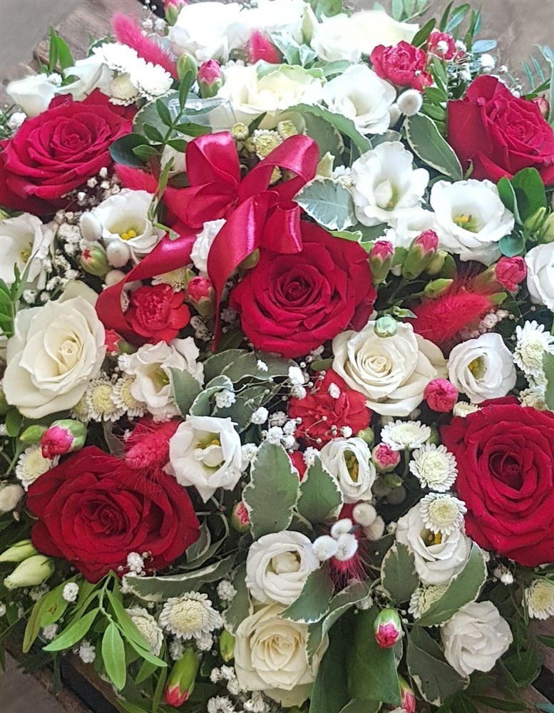 Red & White Wreath