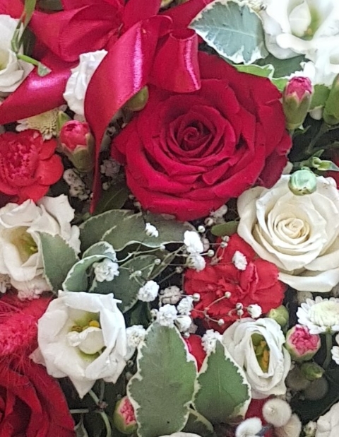 Red & White Wreath